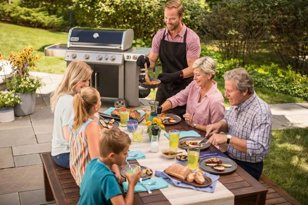 Natural Gas Grills for Outdoor Dining Available in St. Louis, MO